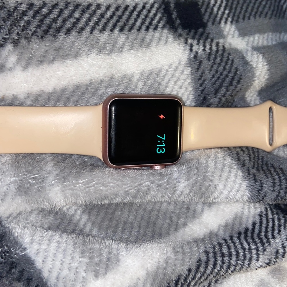 Rose gold Apple Watch 38mm